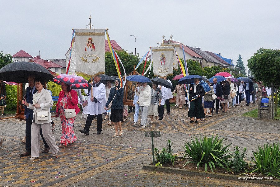 147 Procesja eucharystyczna.jpg